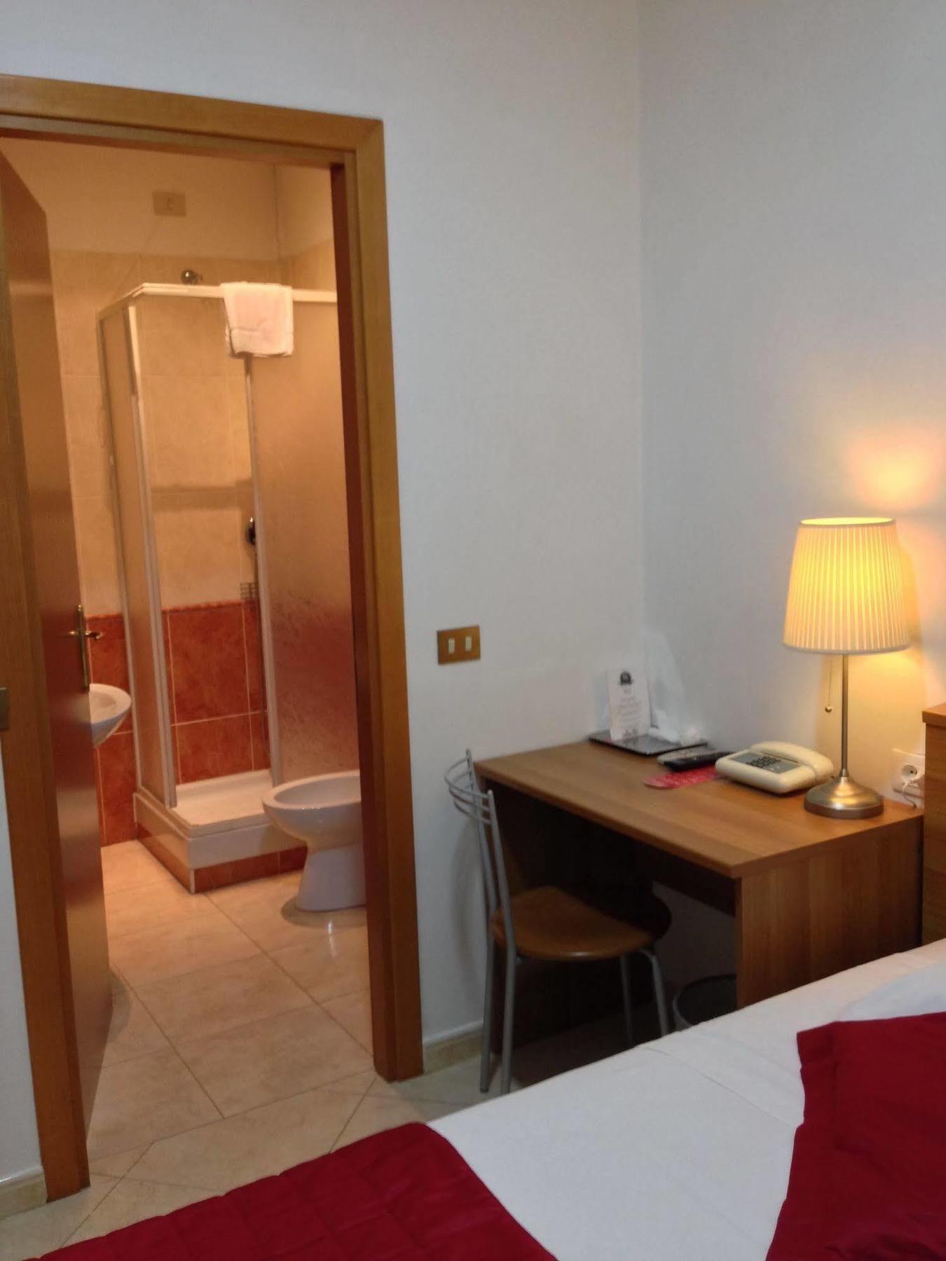 San Paolo Guest House Рим Екстериор снимка
